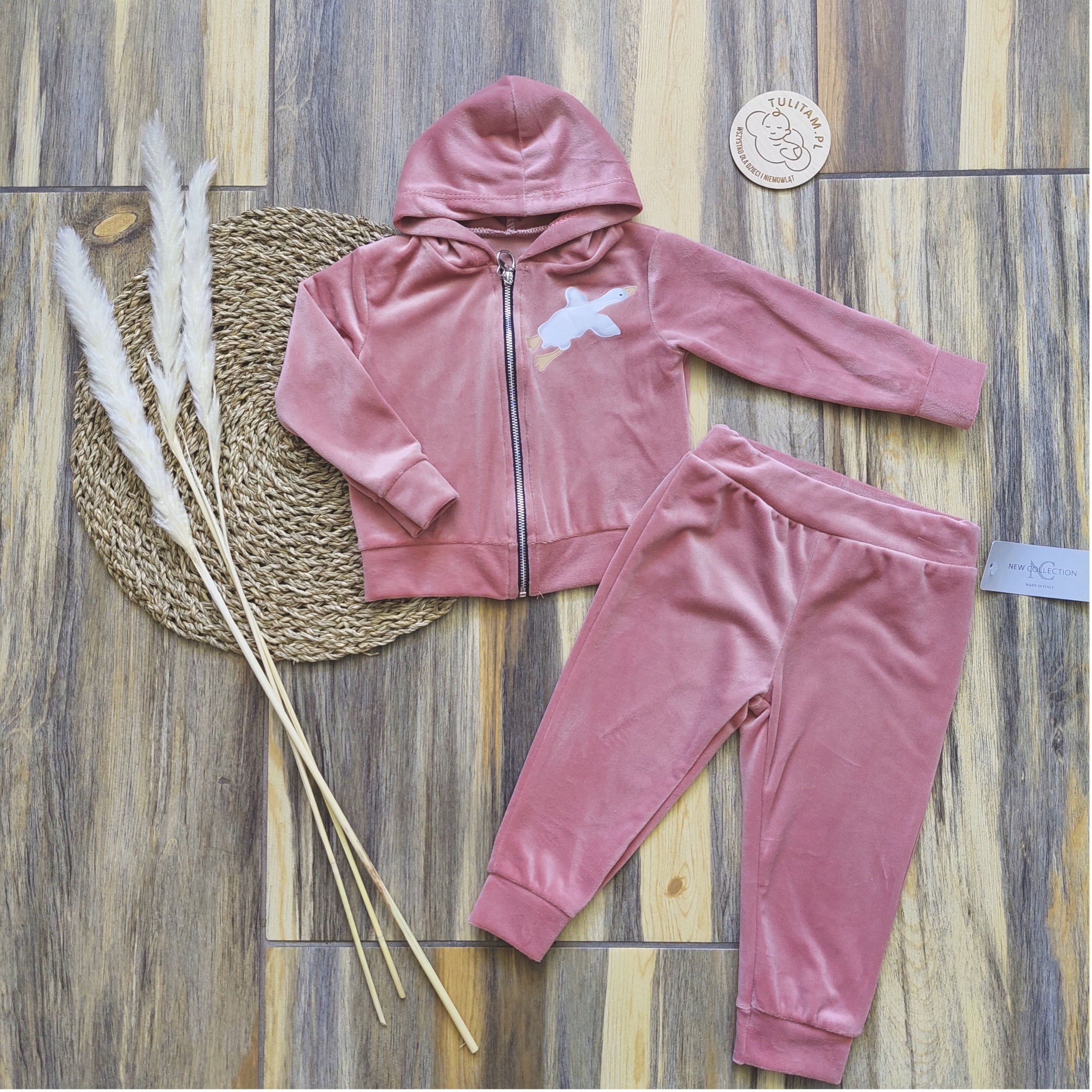 Dres dziewczęcy welurowy komplet 2 lata